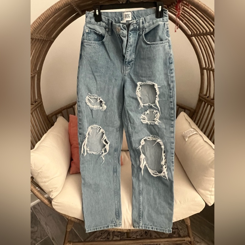 Urban outfitter Baggy distressed jeans size 28